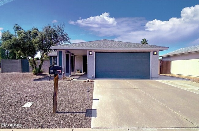 Photo - 1203 W Mariposa St House