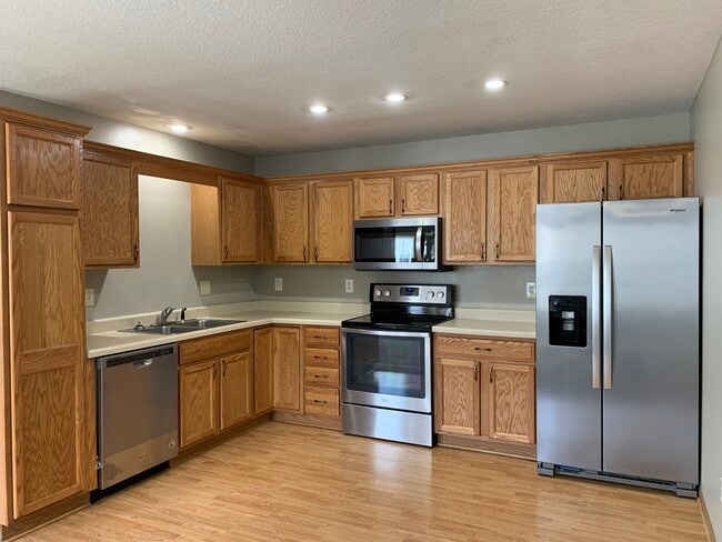 Photo - 1145 SE Village View Ln