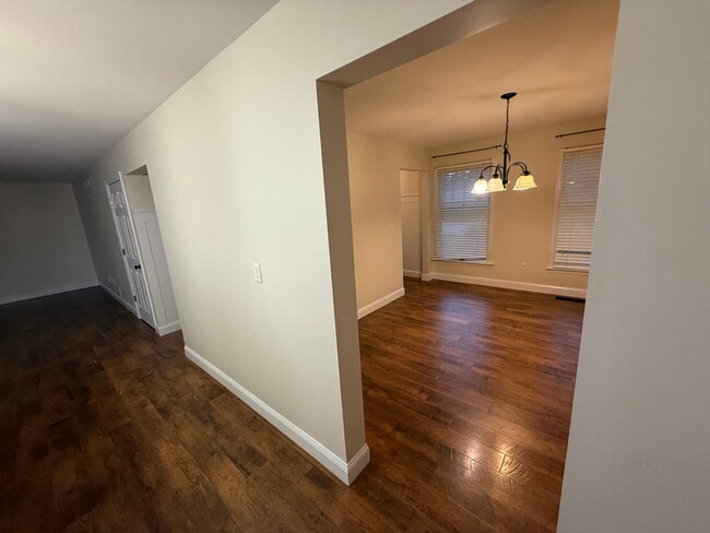 Photo - 125 Fieldstone Dr
