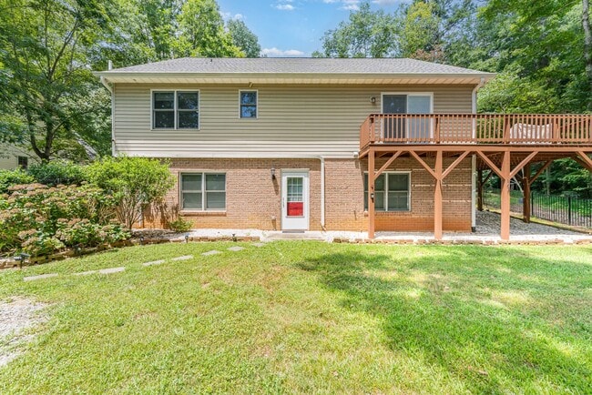 Building Photo - 306 Crosscut Dr Rental