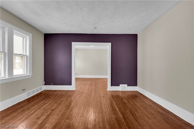 Photo - 3519 W 100th St Unidad 2