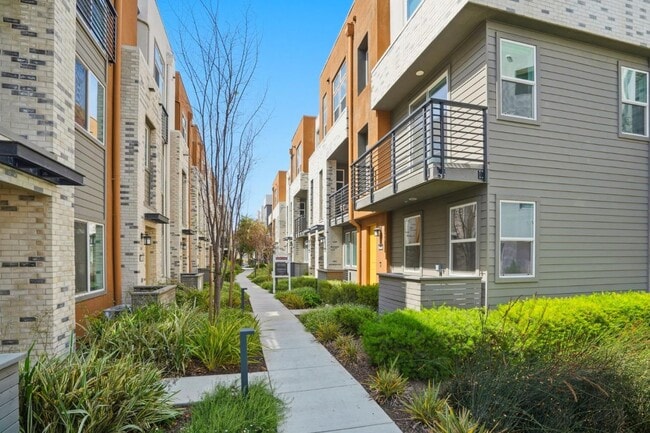 Building Photo - 3380 Router Cmn