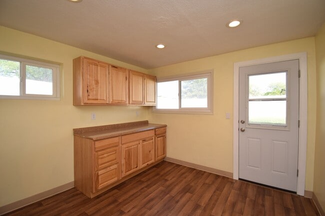 1869 7200 S Unidad 1869 E 7200 S Unit B
