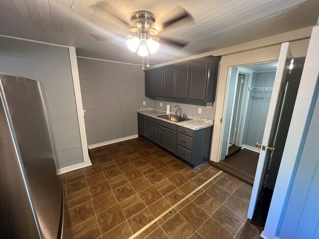 Photo - 320 Knight St Unit 320B