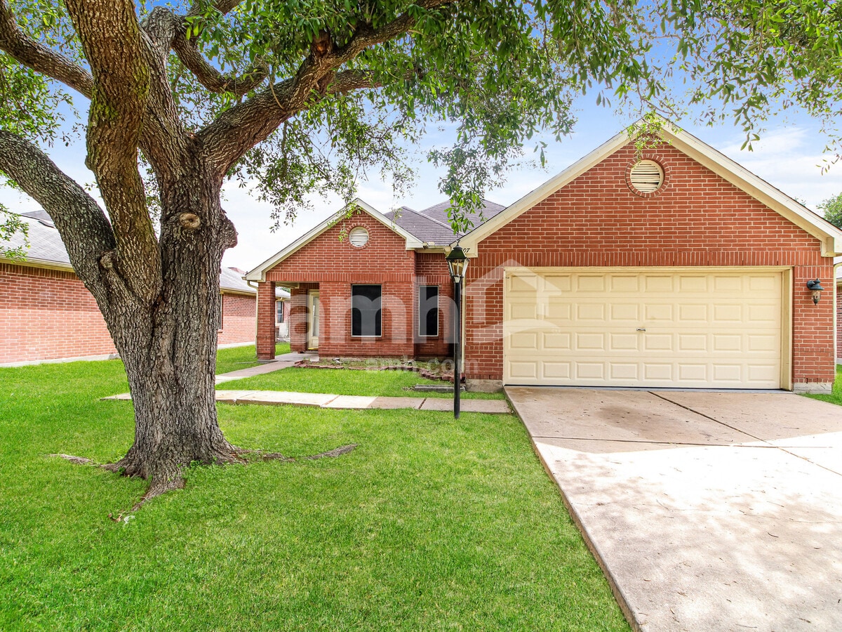 Photo - 1207 Hannover Blvd