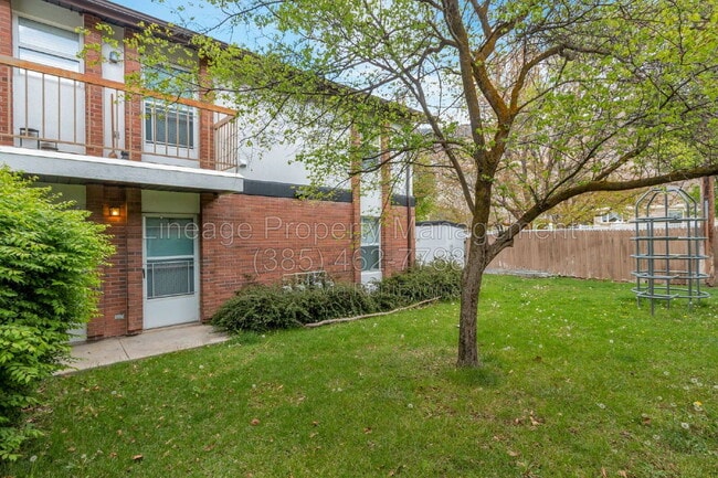 Building Photo - 770 N Main St Unit 11