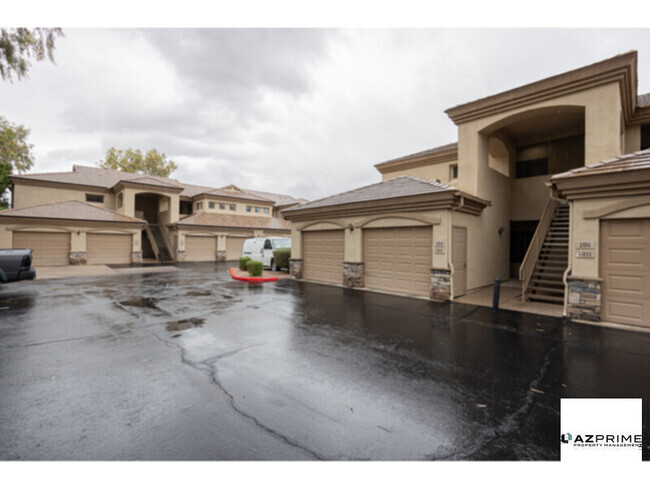 Building Photo - Live the Scottsdale Dream in this Stunning... Rental