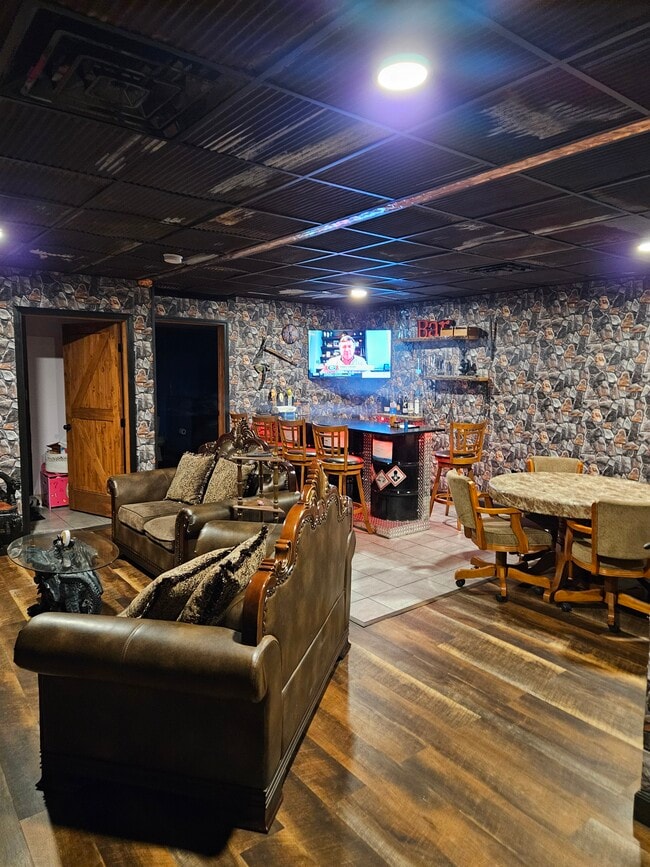 Photo - 5724 Lake Rd