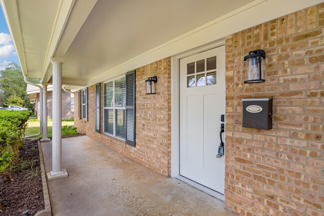 Photo - 119 E Samuel St
