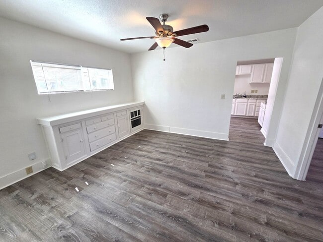 345 W Kanai Ave