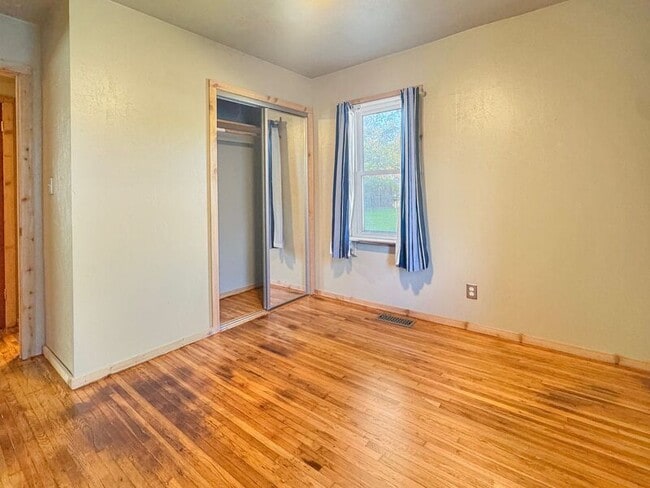 Photo - 127 E 47th St