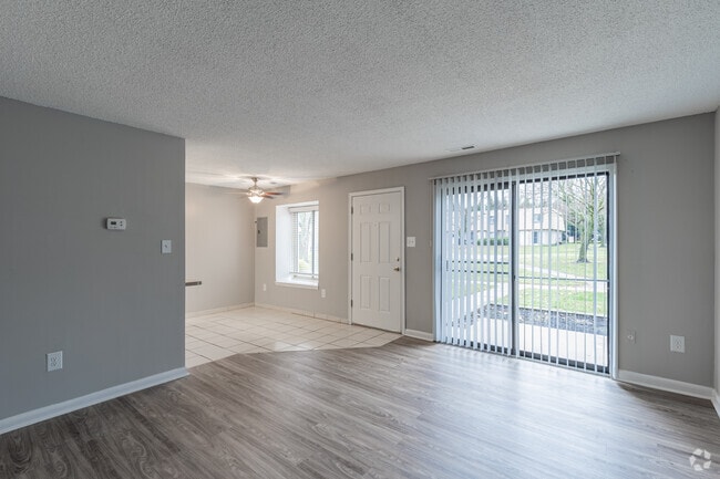 2 BR, 1 BA - 840SF - Living Room