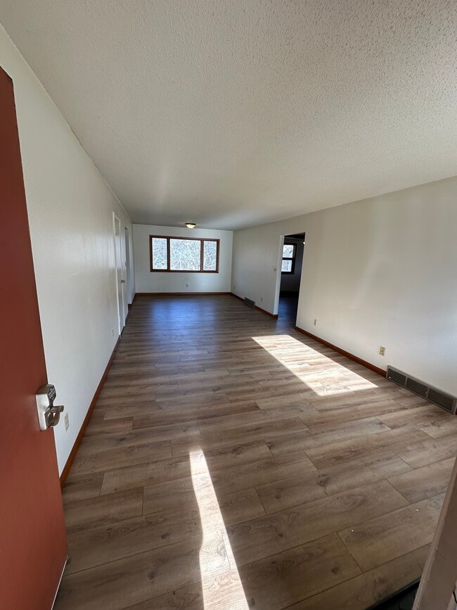 Photo - 809 2nd Ave NE