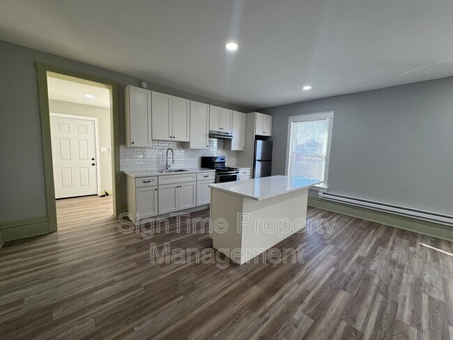 Photo - 25 Wayside Ave