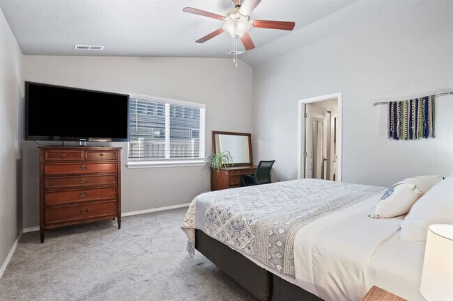 Photo - 218 Cliff Swallow Ave Unit ID1460944P