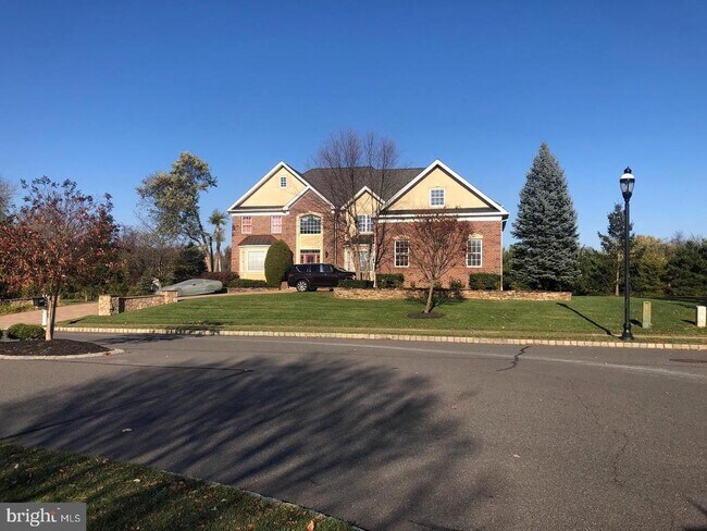 304 Crescent Dr