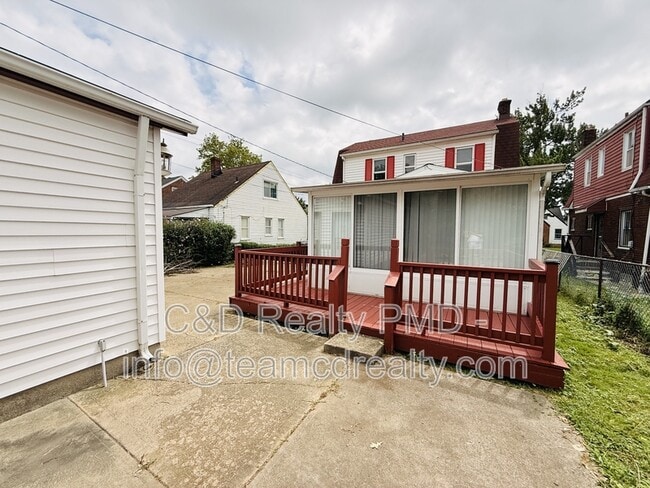 Photo - 16105 Walden Ave