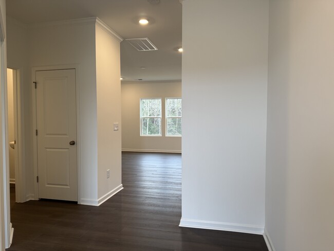 Welcome Home! - 520 Venetian Dr