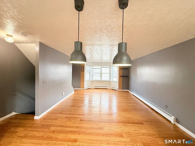 Photo - 383 Lombard St Unit 383