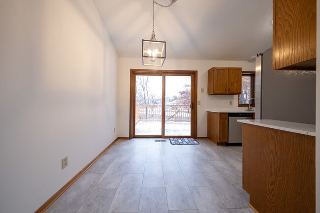 Photo - 3655 Falcon Way