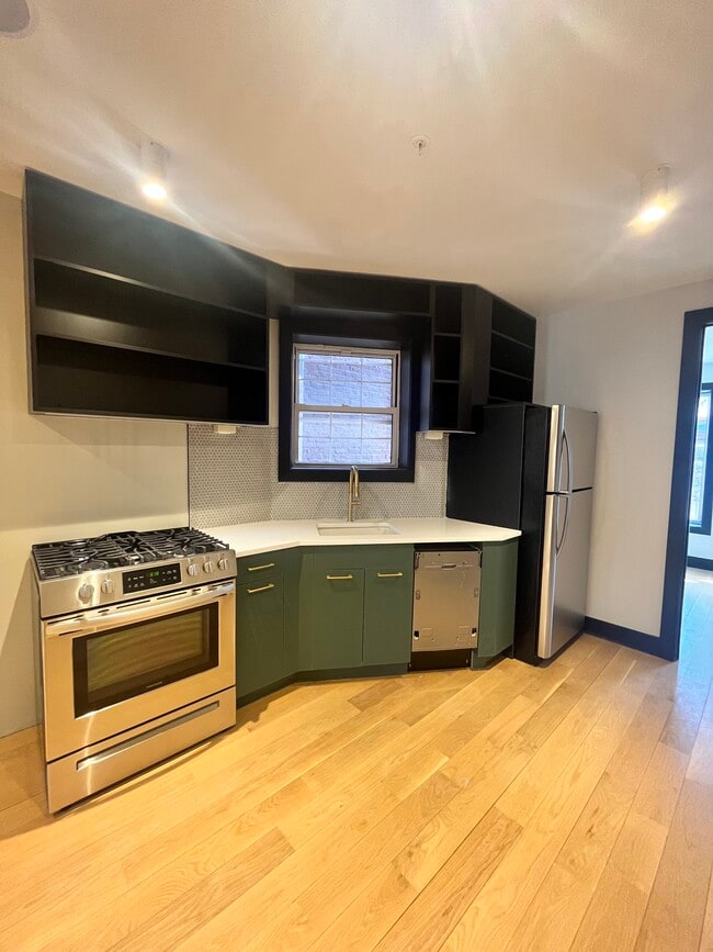Building Photo - 46 Van Wagenen Ave Unit 3R
