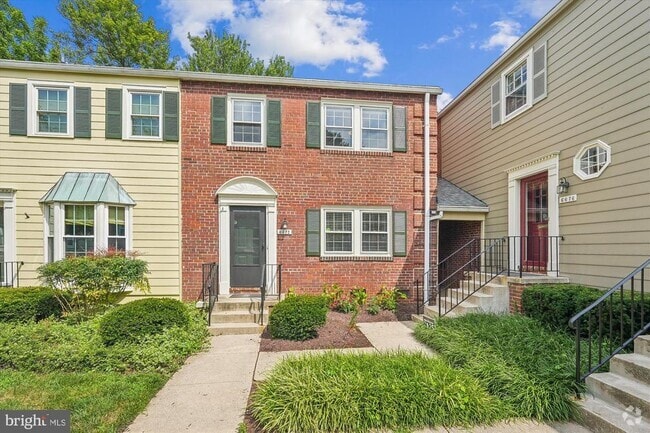 Building Photo - 6672 Hillandale Rd Rental