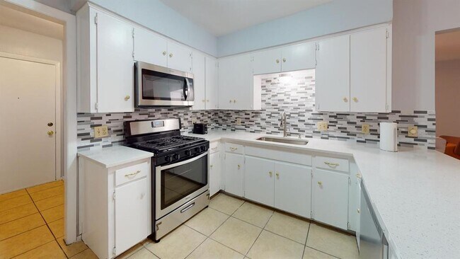 Photo - 7611 Lunar Dr