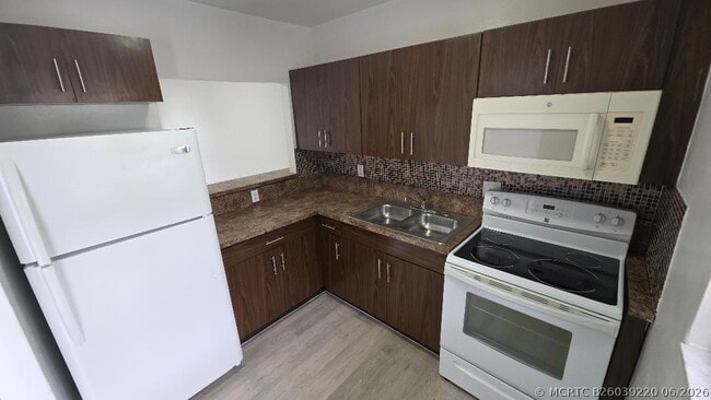 2250 NW 183rd St Unit 1