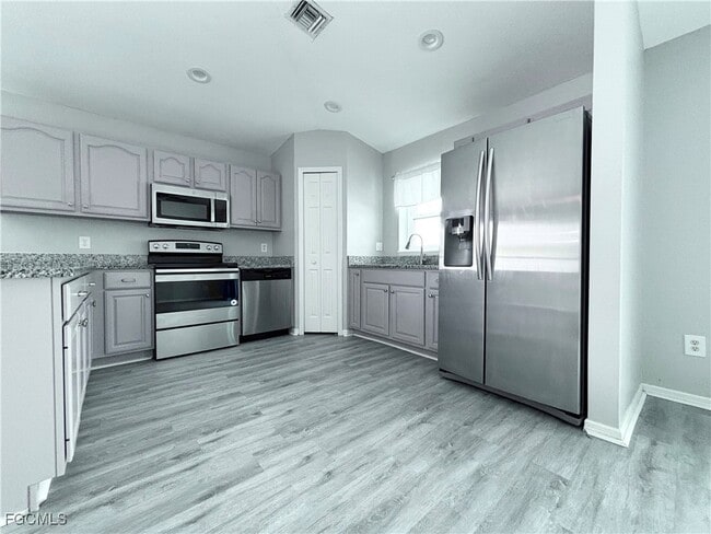 Photo - 4523 SW 7th Pl