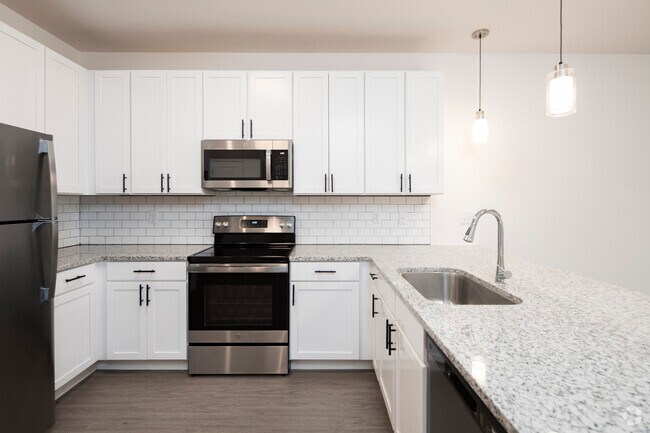 1BR, 1BA - 750SF