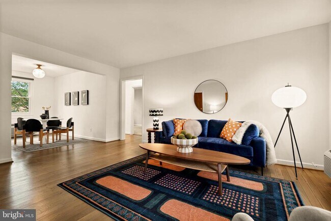 Photo - 4818 Chevy Chase Dr Unidad 303