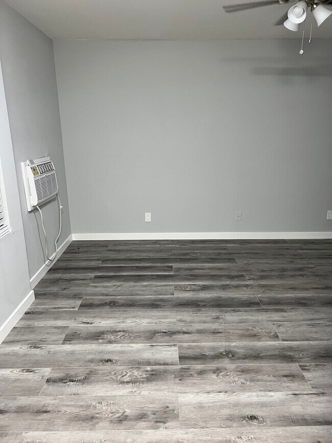 Photo - 7044 Hawthorn Ave Unit 110