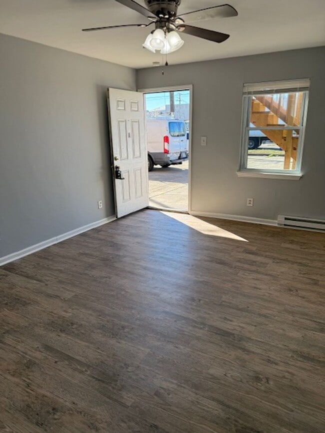 Photo - Spacious 2-Bedroom, 1-Bath Unit in Central Norfolk Unit 3322 Illinois Ave A