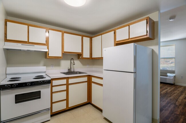 Warren Place Senior Apartments 62+
