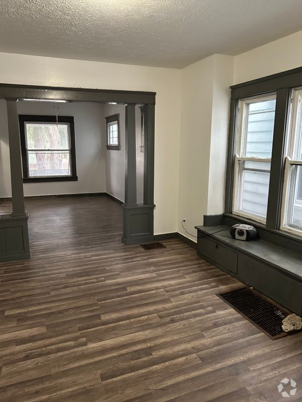 Building Photo - 339 Columbia Ave Rental
