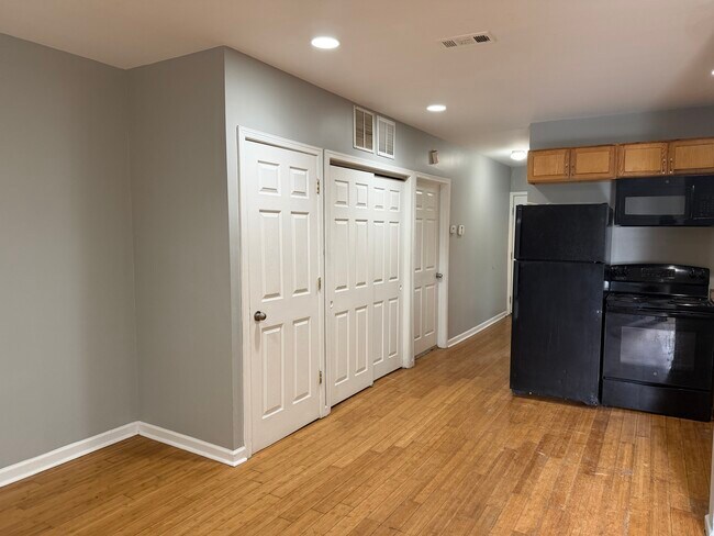 1928 W Diamond St Unit 1
