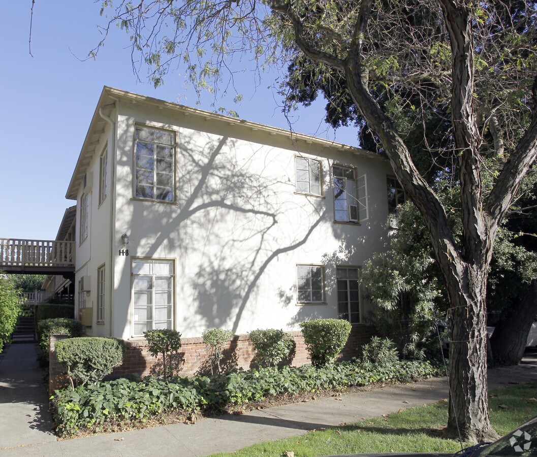 Photo - 118-120 C St