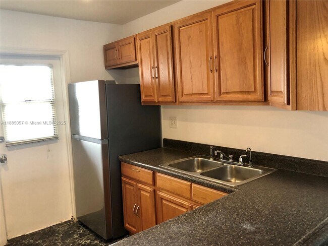 Photo - 8121 SW 24th Ct Unit 304