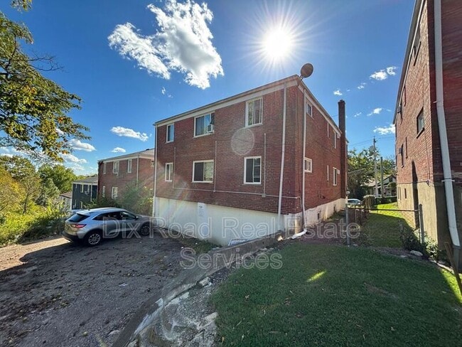 Photo - 3186 Saffer St