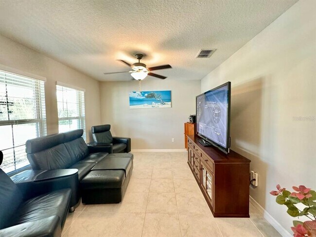 1881 Sand Daisy Pl