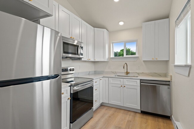 Cocina completa - 121 2nd St SE