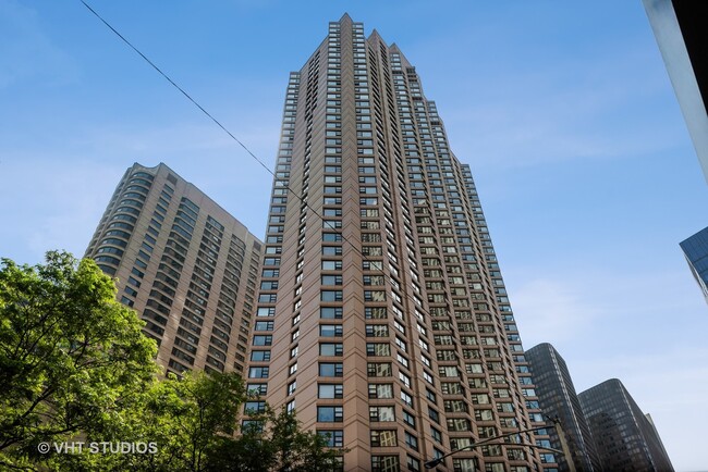 Building Photo - 401 E Ontario St Unit 1404