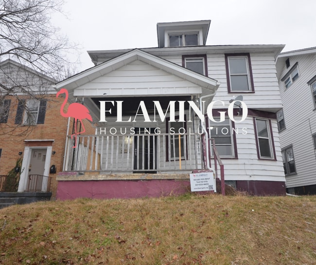 Building Photo - 1021 Cumberland Ave