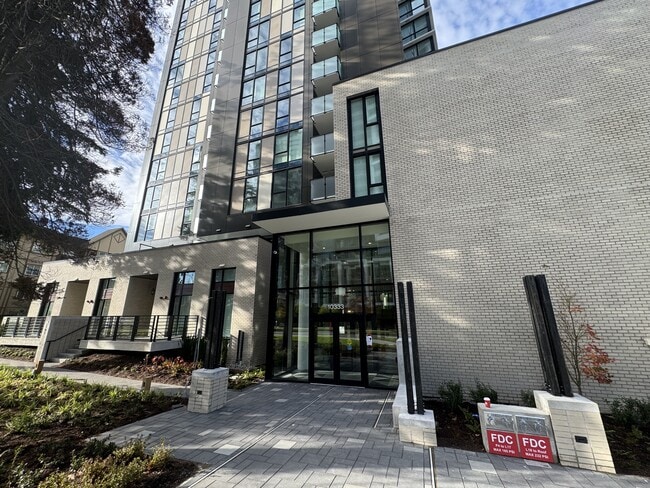 Building Photo - 10333-10333 133 St