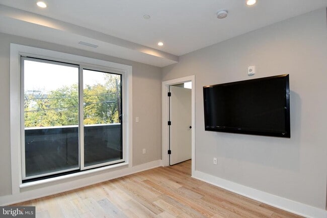 Photo - 1016 17th Pl NE Unit 103