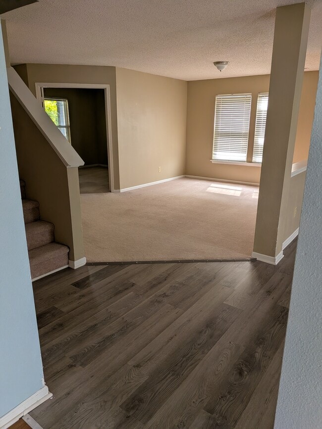 Photo - 10418 Memorial Knoll Dr
