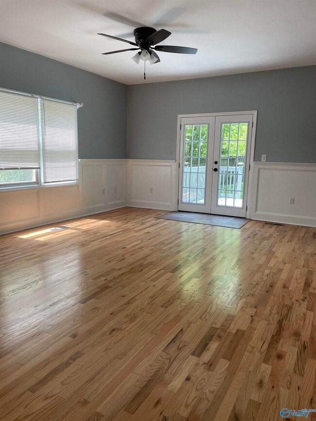 Photo - 108 Suffolk Dr