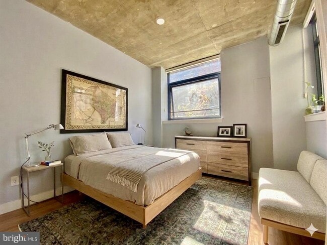 Building Photo - 2301 Champlain St NW Unit T10