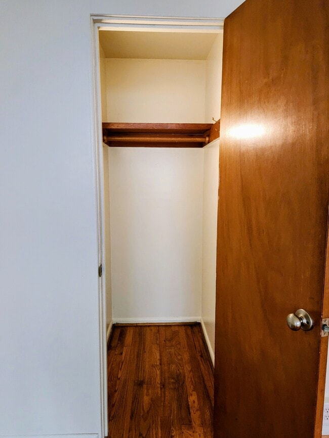 COAT CLOSET - 5301 Ravenna Ave NE Unit 4