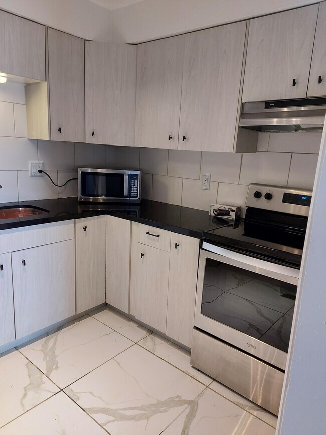 Photo - Spacious 3 bedroom unit
